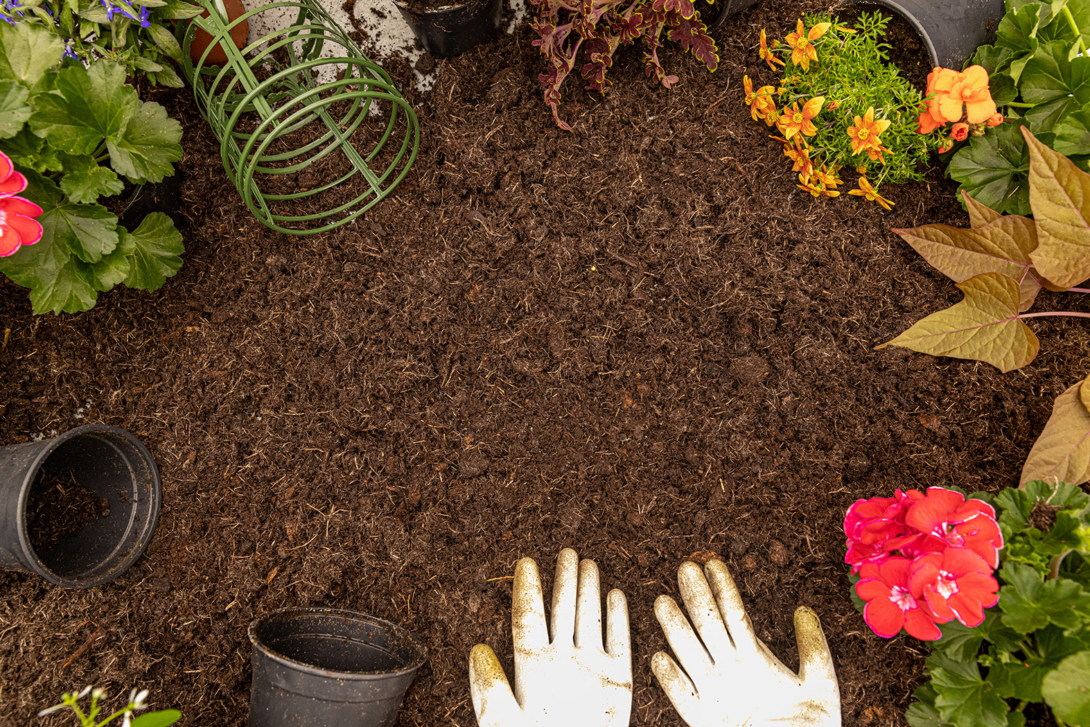 Lawn and Garden Mulch Service